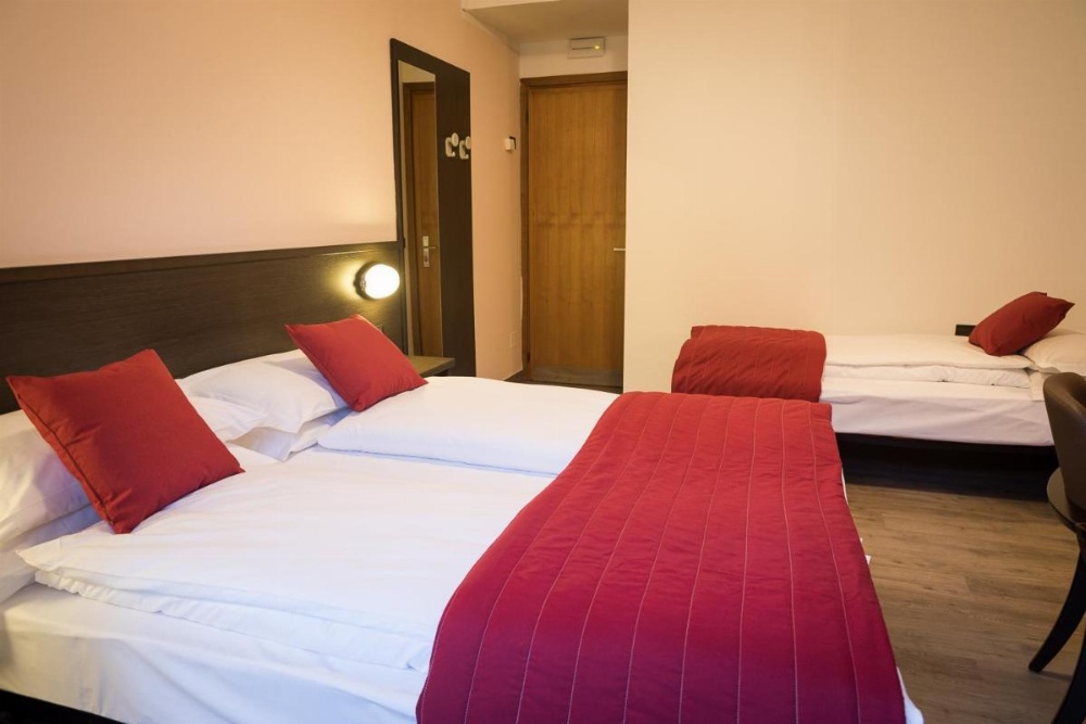 Room image 2